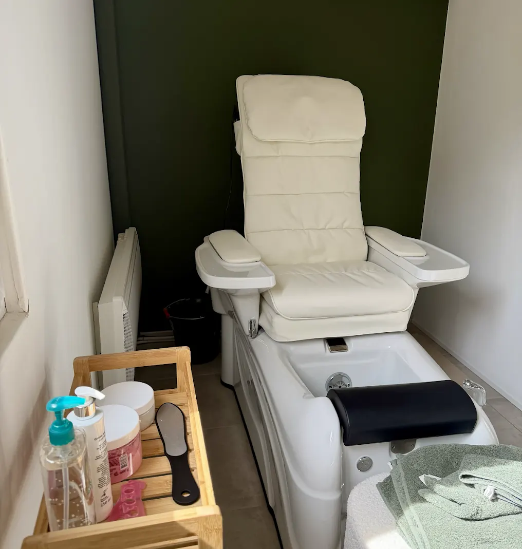 Fauteuil massant pour la beauté des pieds à l’Institut Lyséa